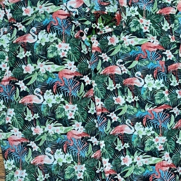 Molokai Hawaiian Shirt Camp Shirt Button up Hawaiian Flamingo Top Size M - Picture 2 of 4